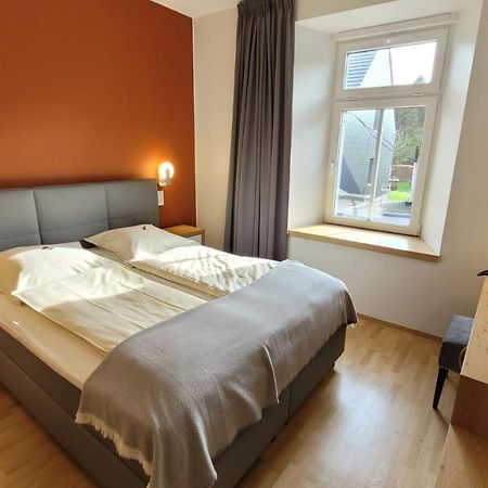 Hotel-Restaurant Zum Onkel Jonathan Raeren Exteriör bild