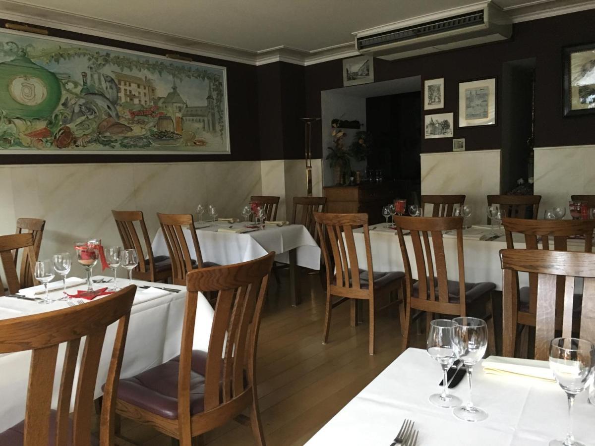 Hotel-Restaurant Zum Onkel Jonathan Raeren Exteriör bild